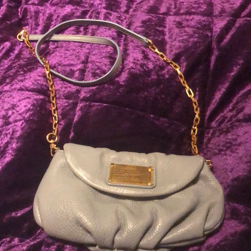 EUC Marc jacobs cross body with gold chain
